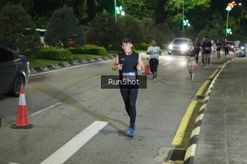 Runner Photo 4245675