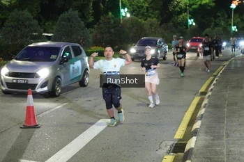 Runner Photo 4245676
