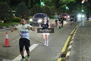 Runner Photo 4245679