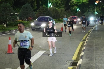 Runner Photo 4245683