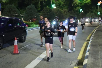 Runner Photo 4245716