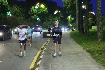 Runner Photo 4245733