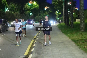 Runner Photo 4245734