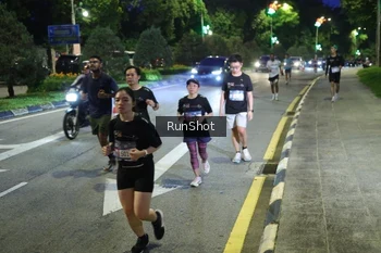 Runner Photo 4245735