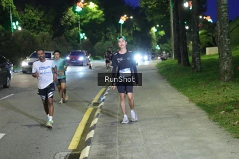 Runner Photo 4245738