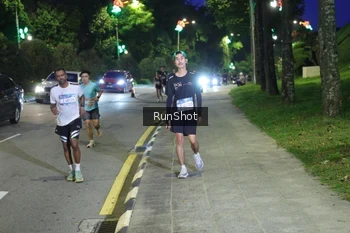 Runner Photo 4245758