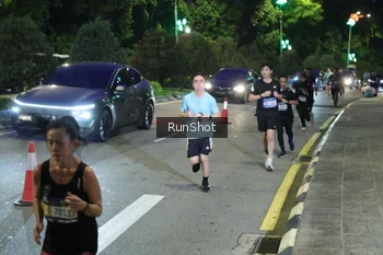 Runner Photo 4245761