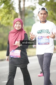 Runner Photo 4245773