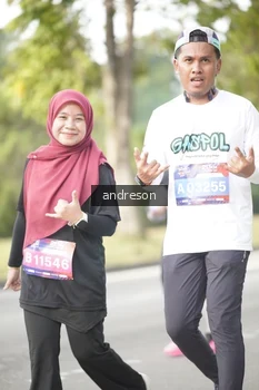 Runner Photo 4245780