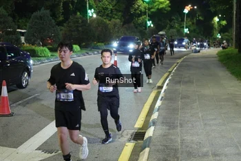 Runner Photo 4245792