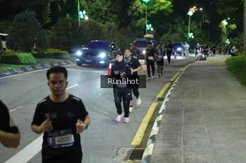 Runner Photo 4245795