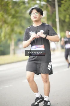 Runner Photo 4245865