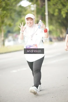 Runner Photo 4245877