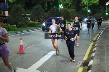 Runner Photo 4245971