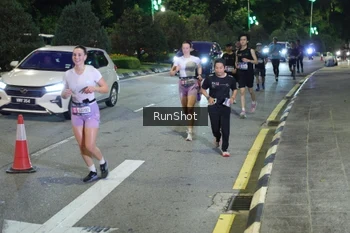Runner Photo 4245980