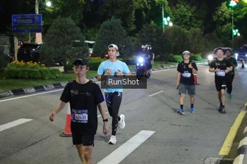 Runner Photo 4246001