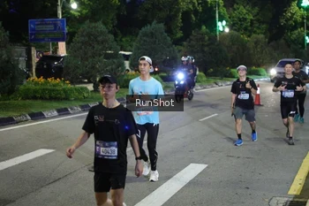 Runner Photo 4246005