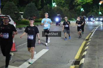 Runner Photo 4246006