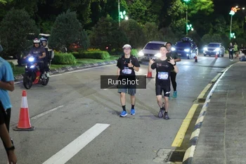 Runner Photo 4246009