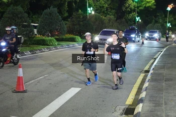 Runner Photo 4246011