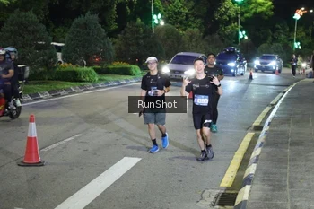 Runner Photo 4246013