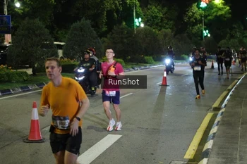 Runner Photo 4246019