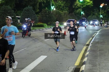 Runner Photo 4246023