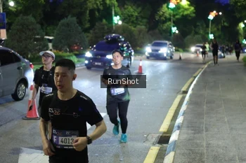 Runner Photo 4246030
