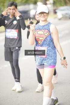 Runner Photo 4246051
