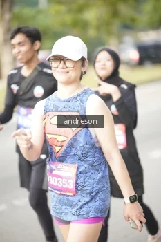 Runner Photo 4246102