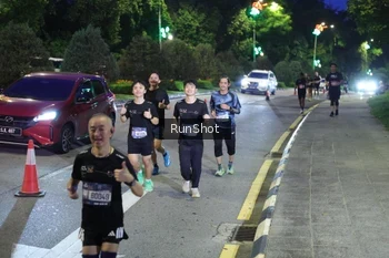 Runner Photo 4246114