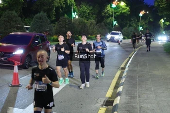 Runner Photo 4246115