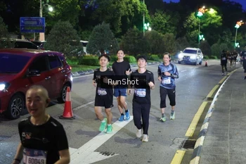 Runner Photo 4246121