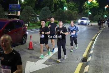 Runner Photo 4246124