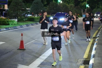Runner Photo 4246142