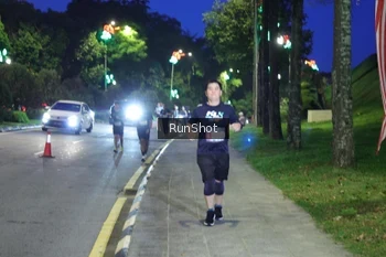Runner Photo 4246145