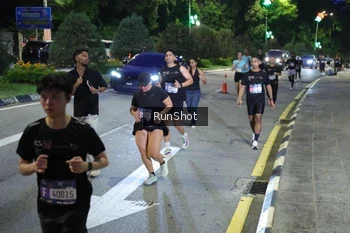 Runner Photo 4246150