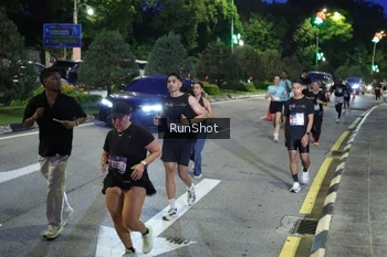 Runner Photo 4246155