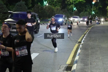 Runner Photo 4246182