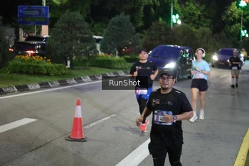 Runner Photo 4246218