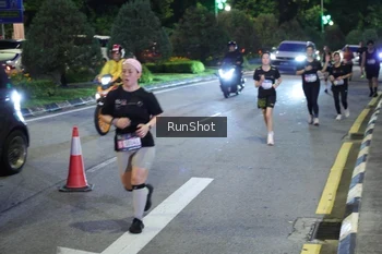 Runner Photo 4246237