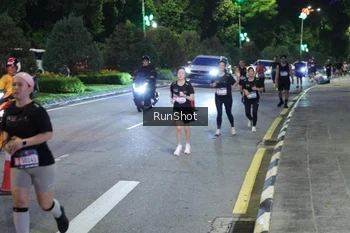 Runner Photo 4246240