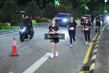 Runner Photo 4246253