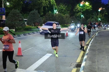 Runner Photo 4246280