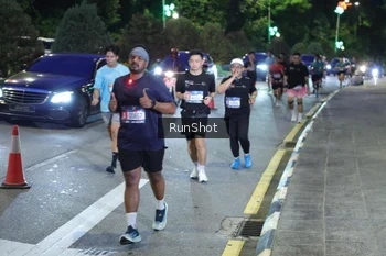 Runner Photo 4246343