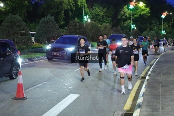 Runner Photo 4246371