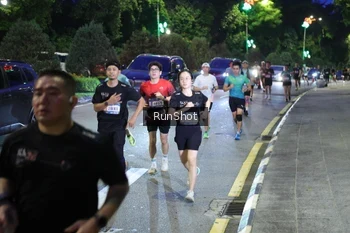 Runner Photo 4246373