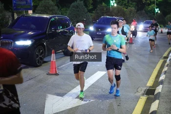Runner Photo 4246392