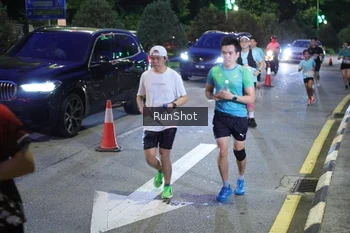 Runner Photo 4246395