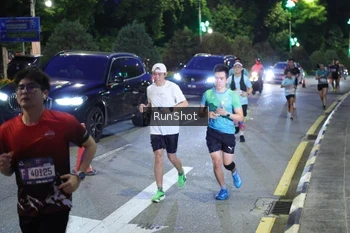 Runner Photo 4246397